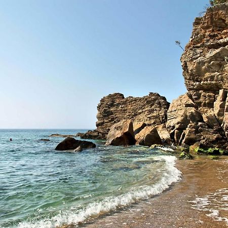 T2 Calme Proche Plage Bonporteau Avec Clim Et Parking Cavalaire-sur-Mer Exterior foto